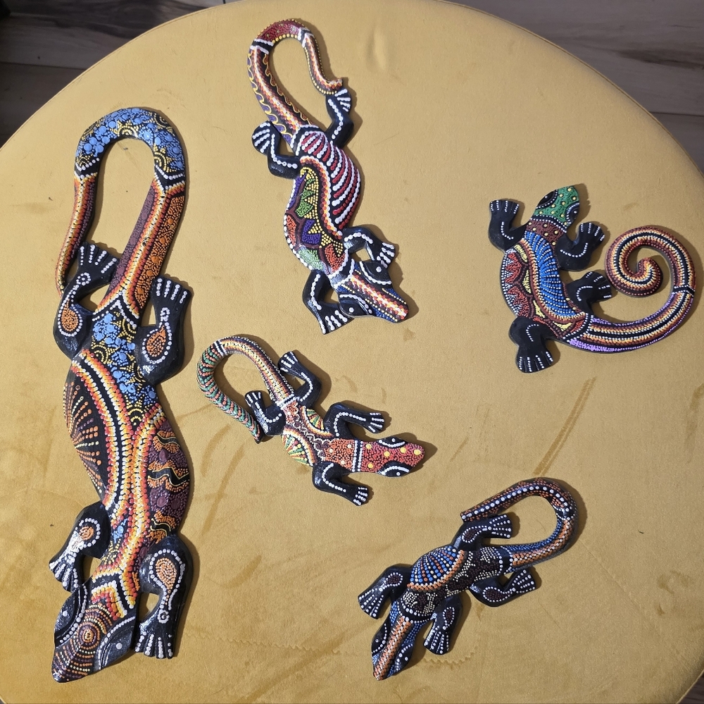 Set of Hand-Carved Wooden Gecko Sculpture